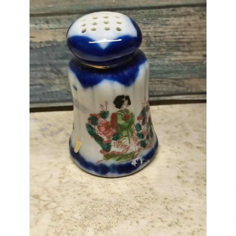 MCM‎ Hand Painted Porcelain Japanese Garden Geisha Girls Salt/Pepper Shaker VTG